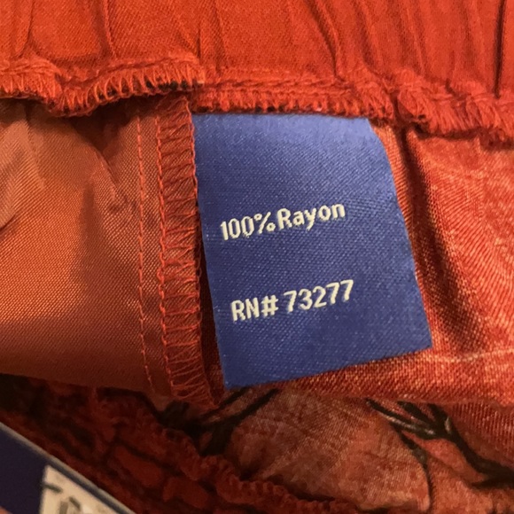 Shorts - Picture 3 of 4